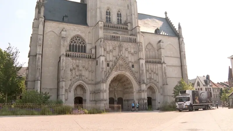 Stad Tienen investeert 5.64 miljoen euro in kerken komende 6 jaar, 2.55 miljoen gaat naar de Onze-Lieve-Vrouw-ten-Poelkerk op de Grote Markt