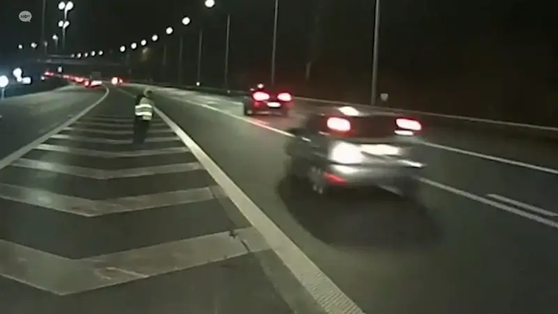 Levensgevaarlijk: stomdronken man wandelt op oprit autosnelweg E314 in Aarschot