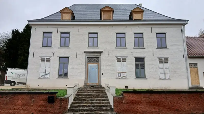 Voormalige pastorie van Sint-Agatha-Rode krijgt na 20 jaar leegstand grondige opknapbeurt