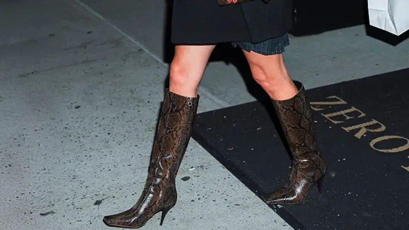 Hoofdafbeelding voor artikel Taylor Swift draagt laarzen…