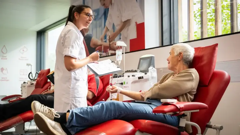 Rode Kruis zoekt 255 bloeddonaties om mensen te helpen tussen Kerst en Nieuwjaar 