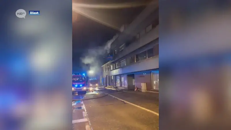 Man van 44 overleden bij zware brand in appartementsgebouw aan Schoonaerde in Schaffen
