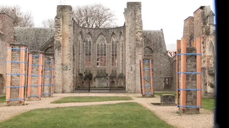 Tienen start verstevigingswerken aan Begijnhofkerk: "Moet opnieuw ontmoetingsplek worden"