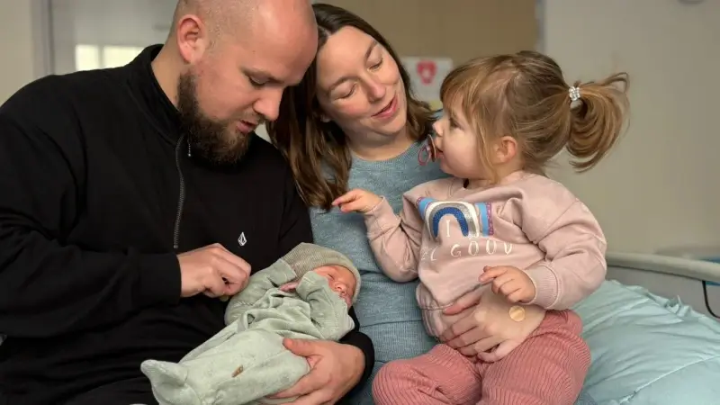 2 kerstkindjes geboren in onze regio: "Was pas uitgerekend voor 7 januari, ik was kersthapjes aan het maken toen mijn water brak"