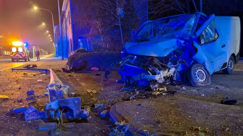 Hoofdafbeelding voor artikel Bestuurder (19) rijdt in op…