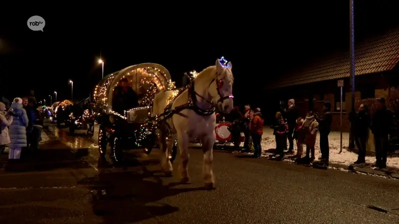 Paardenlichtstoet trekt voor tweede keer door Gelrode: "Fantastisch mooi"