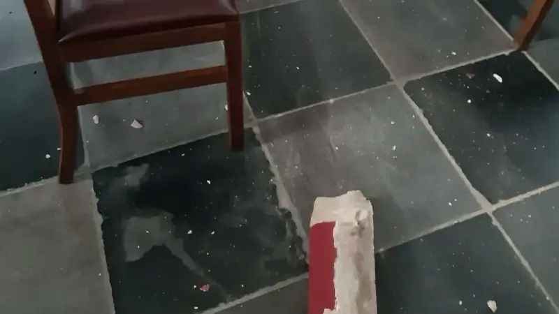 Sint-Leonarduskerk weer geopend na brokstukken van dinsdagavond