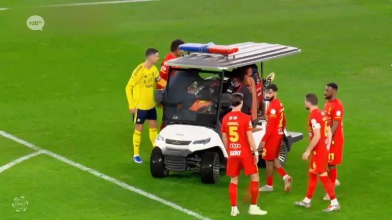 Cristiano Ronaldo steekt Koen Casteels hart onder de riem: doelman uit Betekom afgevoerd na zware botsing 