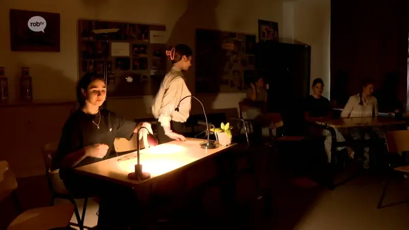 De leerlingen van het Sint-Tarcisiusinstituut in Zoutleeuw brengen toneel en poëzie samen: "Jarne naar uitgekeken om hier te staan"