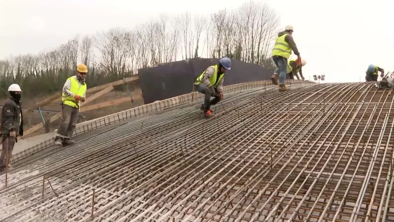 Nieuwe Medekersveldbrug in Kumtich kost bijna 2,5 miljoen euro en moet begin augustus klaar zijn: "Was absoluut nodig"