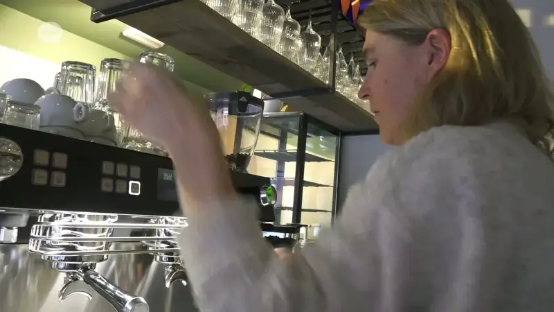 Voormalig toptriatlete Tine Deckers opent horecazaak in centrum van Lubbeek: "Dit is ook een beetje topsport"