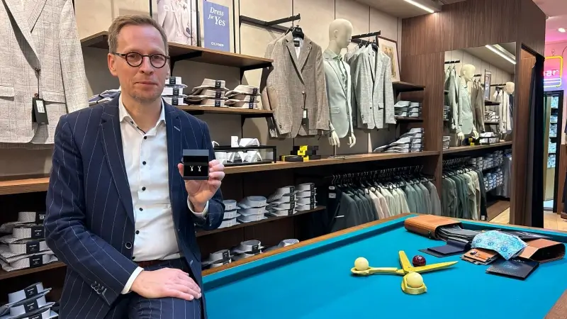 Kledingwinkel De Gouden Schaar in Tienen bestaat 100 jaar: "Oorlogen, de oliecrisis, de coronacrisis, dotcombubbles... de winkel heeft alles overleefd"