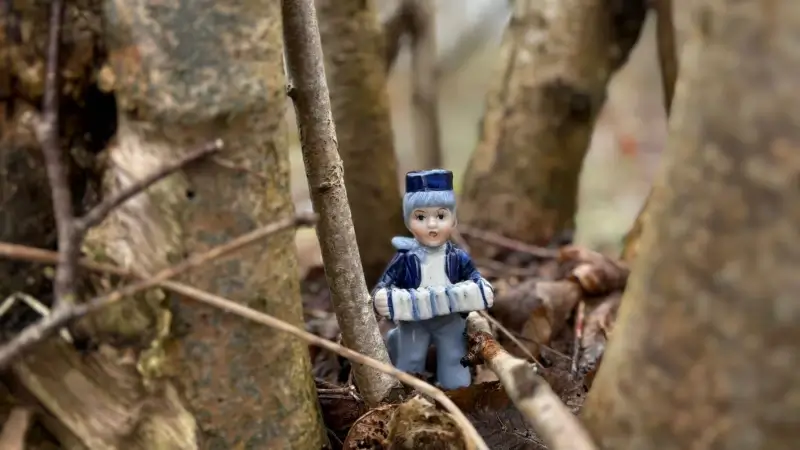 Mysterie in Hoegaarden: 70 porseleinen beeldjes verstopt in bos van Rommersom