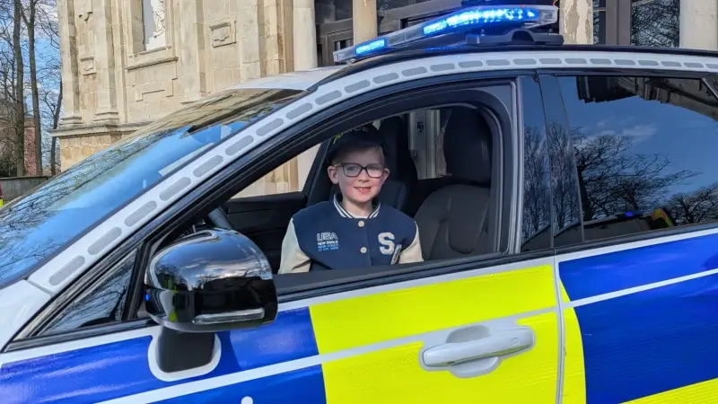 40 kinderen gaan op de foto met de hulpdiensten van Diest: "Een originele fotoshoot die voor zichtbaarheid zorgt"