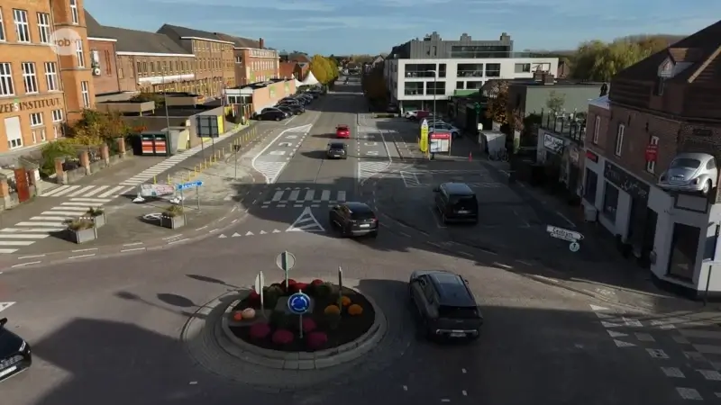 Oppositie vreest voor verdwijnen van 60 parkeerplaatsen in centrum Betekom, gemeentebestuur spreekt dat tegen: "We willen parkeernood oplossen"