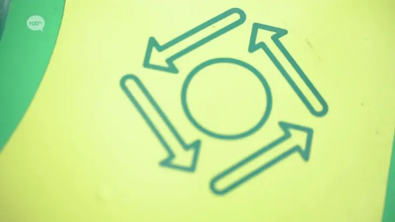 Nieuwe stickers op glascontainers moet nadenken over statiegeld vergroten