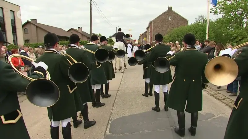 Jaarlijkse Paardenprocessie opnieuw op paasmaandag in Hakendover met speciale uitzending op ROBtv