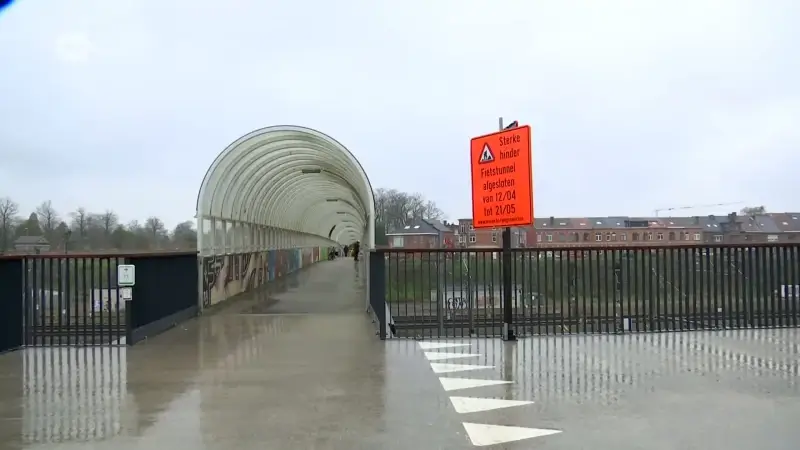 Vrouw van 20 glijdt uit op Tivolibrug in Leuven en breekt tand