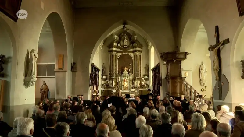 Julien Van Ermen is 88 en bezig aan 80e jaar als muzikant bij harmonie-orkest De Ware Vrienden in Kortrijk-Dutsel: "Bijna elke dag met muziek bezig"