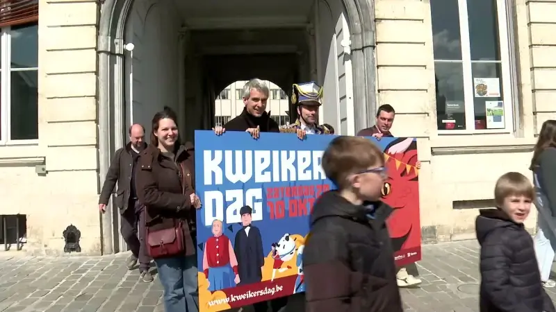 Bibliotheek Tienen oefent voor de Kweikersparade tijdens het Kinderboekenfeest