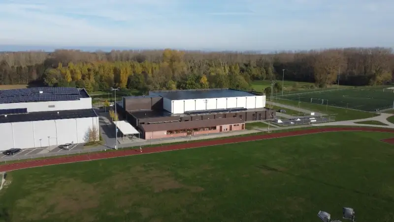 Jeugdhuis krijgt definitieve locatie in kleine kantine naast atletiekpiste in Wespelaar