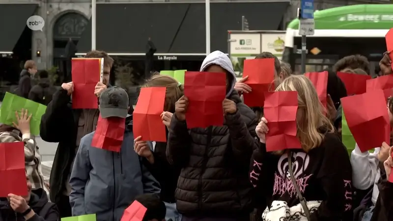 OKAN-scholen protesteren tegen nieuwe besparingen onderwijs: "Vervolgcoaches zullen hun job verliezen en meer leerlingen zullen blijven zitten"