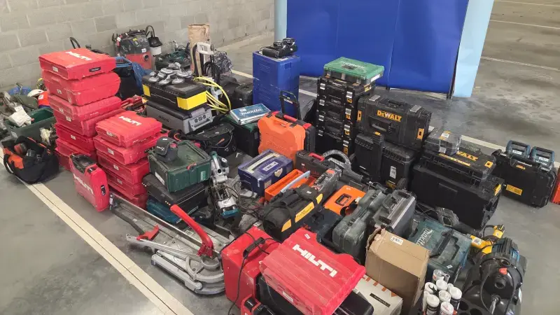 Drie mannen tussen 44 en 53 jaar aangehouden op verdenking van diefstal uit bestelwagen in Herent