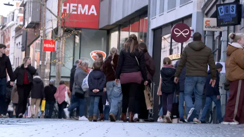 Drie minderjarige verdachten vrijgelaten na diefstal met geweld en wapenvertoon in Diestsestraat in Leuven, vierde verdachte van 18 aangehouden