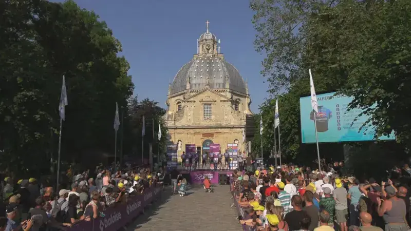 Grand Départ van Baloise Belgium Tour aan Maagdentoren in Scherpenheuvel-Zichem