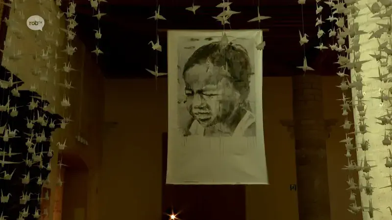 Hoofdafbeelding voor artikel 21.000 papieren kraanvogels…