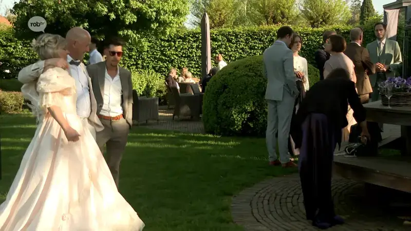 Hof Te Rhode viert 50e verjaardag met groot huwelijksfeest: "Deze keer kunnen we eens vieren zonder stress"