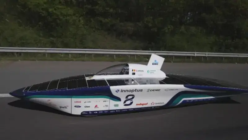 Zonnewagen van KU Leuven rijdt voor het eerst op Belgische openbare weg: "Ideale test voor grote wedstrijd in Amerika"