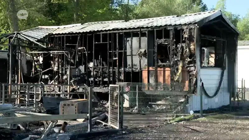 Drie caravans uitgebrand op camping De Meren in Begijnendijk, niemand raakt gewond