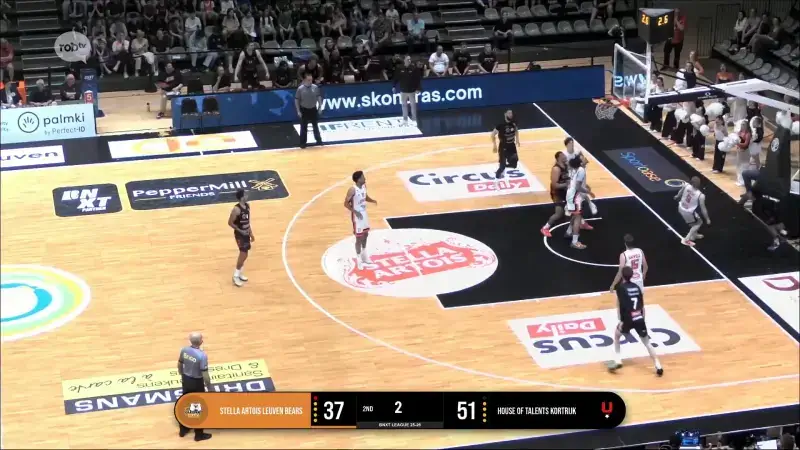 Jeugdig Leuven Bears gaat onderuit tegen Kortrijk Spurs en grijpt naast play-offs (86-97)