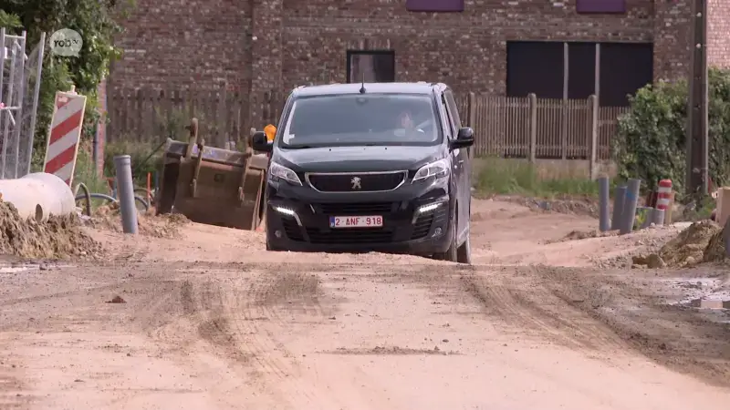 Werken in en rond Neerlintersesteenweg in Kortenaken liggen stil door faillissement van zusterbedrijf van aannemer: "Hopen dat de werken deze maand nog opnieuw opstarten"
