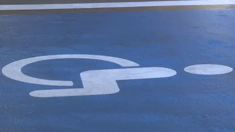 Zes boetes voor onrechtmatig parkeren op parkeerplaatsen voor mindervaliden