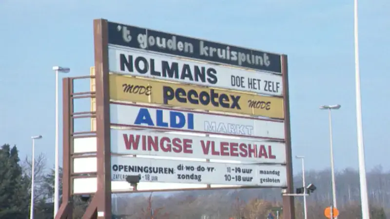 Gouden Kruispunt in Tielt-Winge blaast 40 kaarsjes uit, wij duiken ons archief in: "Vroeger moesten we als verkoopster slalommen tussen de mensen, zo druk was het"