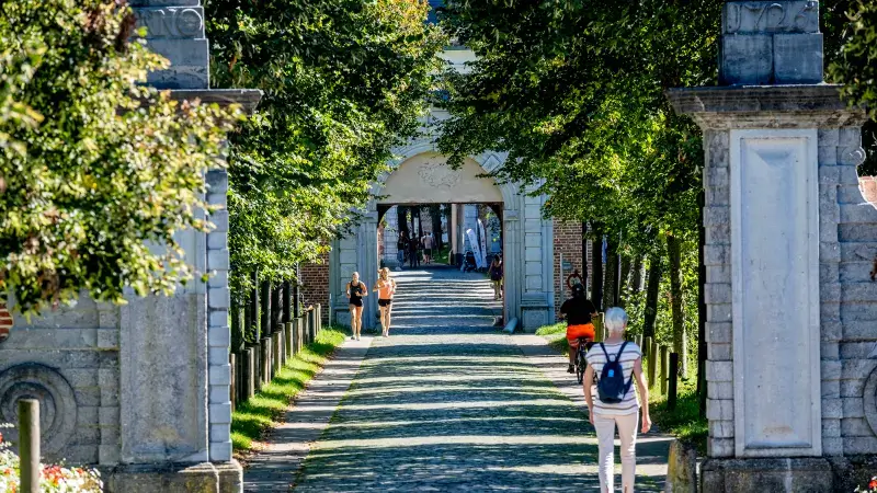 Stad Leuven stelt nieuwe adviesraad mensenrechten en internationale solidariteit in Abdij van Park