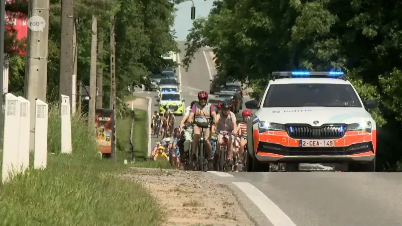 140 fietsers en voltallige Tervuurse politiek roepen minister Annick De Ridder op geld vrij te maken voor fietspad op Leuvensesteenweg: "Opvallend hoe er in provincie Antwerpen blijkbaar wel geld is"