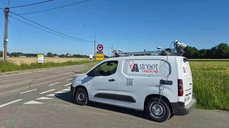 Herent brengt staat van wegdek in kaart met speciale meetwagens: "De bedoeling is om er een beetje meer structuur in de wegenwerken te brengen"