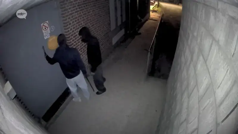 Camerabeelden: 2 gemaskerde mannen proberen binnen te dringen in jeugdhuis Tielt-Winge