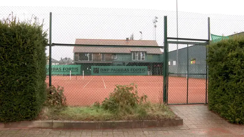 Dertiger krijgt 10 maanden cel met uitstel voor diefstal in Royal Racing Tennis