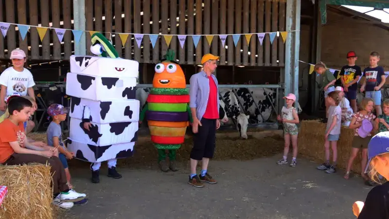 Leerlingen op bezoek bij melkveebedrijf in Rummen: "Waar komen melk, groenten en fruit vandaan?"