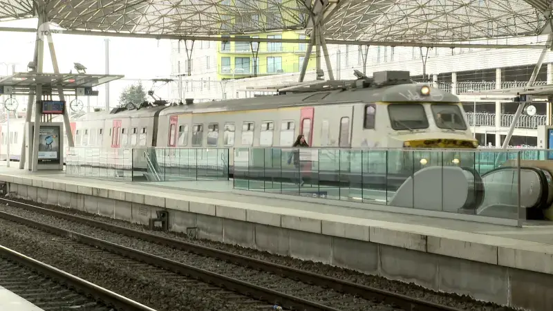 NMBS schaft enkele P-treinen af door hitte: "Neem voldoende water mee"