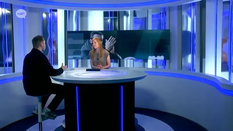 Studiogesprek: "Simons is een jonge coach die aanvallend voetbal wil spelen, jonge spelers kansen geeft en inzet op fysieke paraatheid".