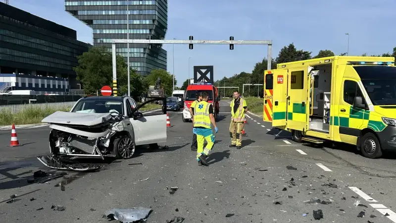 Zware botsing veroorzaakt hinder op Koning Boudewijnlaan