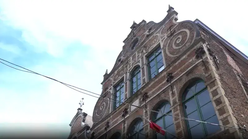 Renovatie van gevel van Gildenhuis De Keyzer op Grote Markt in Diest kost net geen 180.000 euro
