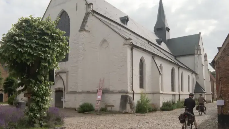 Sint-Catharinakerk in het Begijnhof van Diest opnieuw open na schade