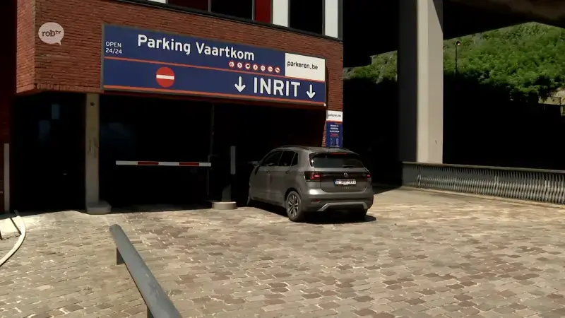 Aantal gebruikers van parking Vaartkom daalt en ook 30% minder reizigers op pendelbus: "Gevolg van duurdere tarieven"