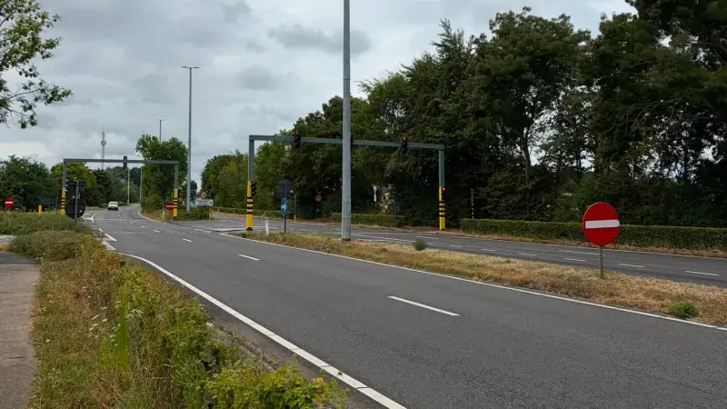 Dronken twintiger uit Oud-Heverlee vlucht weg van politie en vernielt auto van grootmoeder: "Alle banden plat en bumper losgekomen"